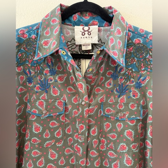 Chic Lightweight Floral Button Down Fique Natalie Shirt - Pom Dot Olive - Picture 3 of 9